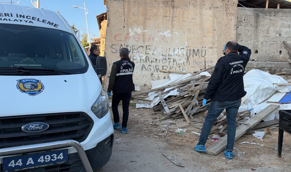 Malatya’da Dini Nikahlı Eşini Bıçaklayan Şüpheli Tutuklandı Malatya’da dini nikahlı eşini yatağında bıçaklayarak ağır yaraladığı iddiasıyla gözaltına