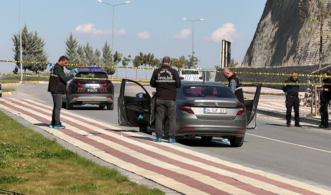 Malatya’da Eşini Öldüren Koca, Yakalanınca İntihar Etti Malatya’da 5 çocuk annesi Perihan Akbulut’u (61) bıçaklayarak öldüren Hasan