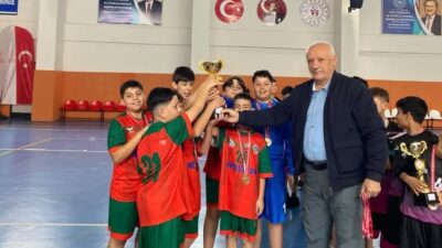 Malatya’da 29 Ekim Cumhuriyet Bayramı etkinlikleri kapsamında düzenlenen Minik Erkekler