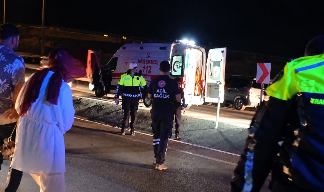 Malatya’da Otomobil Şarampole Devrildi: 2 Ağır Yaralı Malatya’da Kuzey Çevre Yolu üzerinde sürücüsünün direksiyon hâkimiyetini kaybettiği otomobilin
