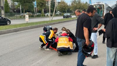 Malatya’da otomobilin çarptığı motosiklet yaklaşık 30 metre sürüklendi, yaralanan sürücüsü