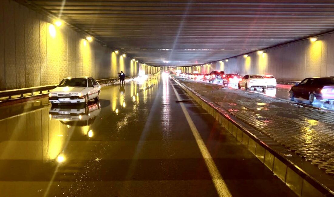 Malatya’da Sağanak Yağış Hayatı Felç Etti Malatya’da akşam saatlerinde etkili olan sağanak yağış, kent genelinde hayatı