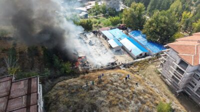 Malatya’nın Yeşilyurt ilçesinde bir şantiyede işçilerin barınması için kullanılan konteynerlerde