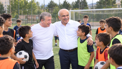 Malatya’da Tanju Çolak Futbol Akademisi Kuruluyor Türk futbolunun unutulmaz golcülerinden Tanju Çolak, Malatya Büyükşehir Belediyesi iş