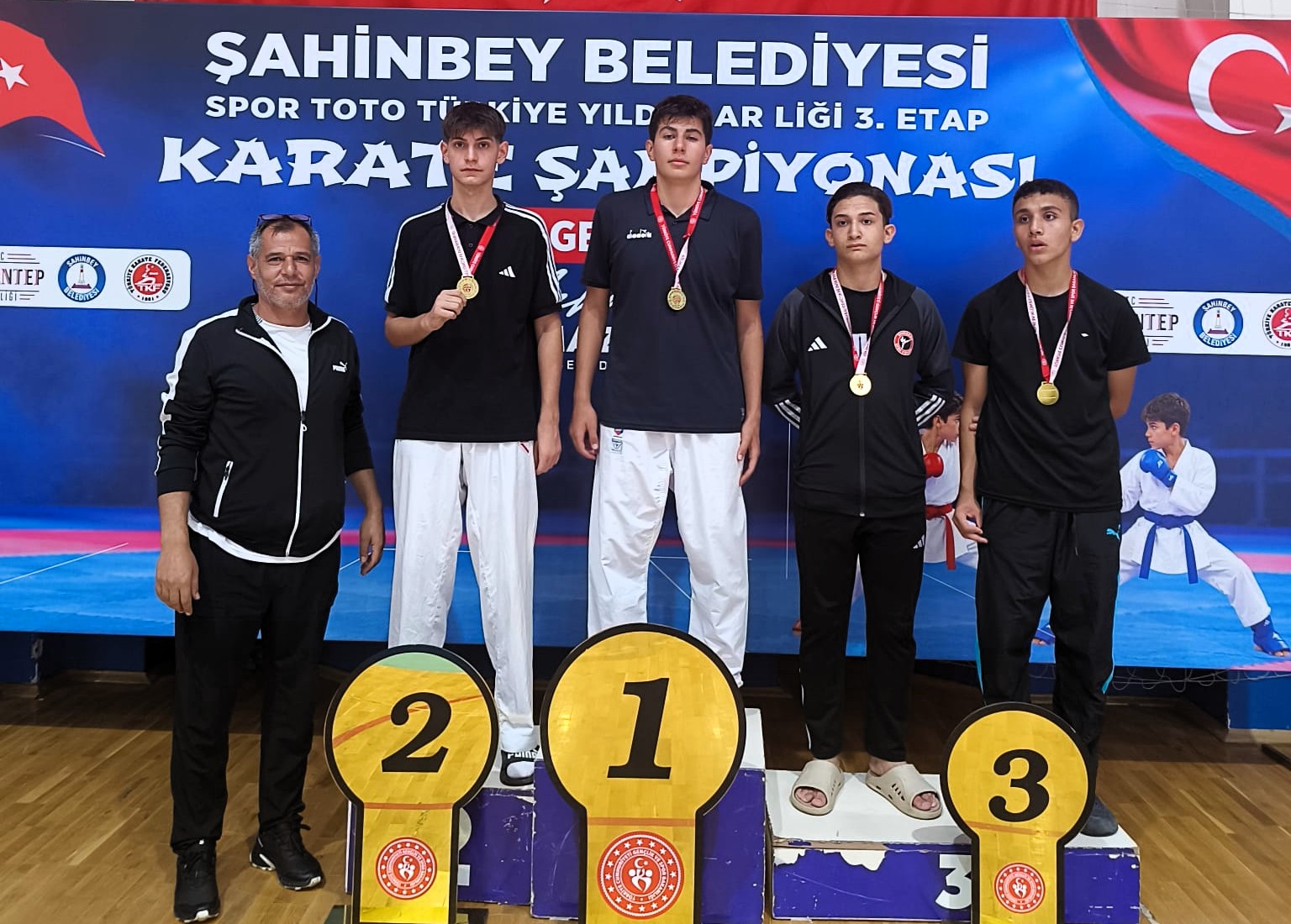 Malatyalı Karateci Mehmet Yusuf Çelik Bölge Şampiyonu Oldu Gaziantep’te 10-11 Ekim tarihlerinde 24 ilin katılımıyla düzenlenen 6. Bölge