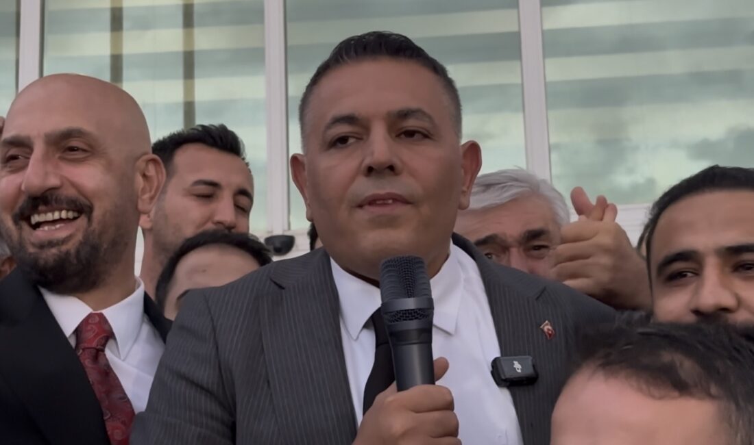 Sadıkoğlu: “Burası Siyaset Meydanı Değil” Malatya Ticaret ve Sanayi Odası seçimlerinin ardından seçmenlere seslenen Oğuzhan