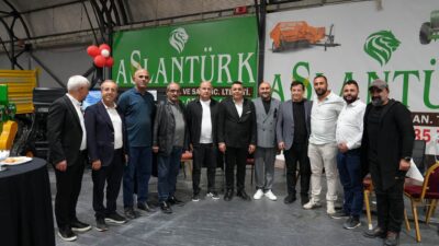 Sadıkoğlu Tarım Fuarında Sektör Temsilcileriyle Buluştu Malatya Ticaret ve Sanayi Odası (MTSO) Yönetim Kurulu Başkanı Oğuzhan