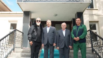 Sanatçı Tarık Mengüç, Darende’nin tarihi ve turistik noktalarını gezerek Belediye
