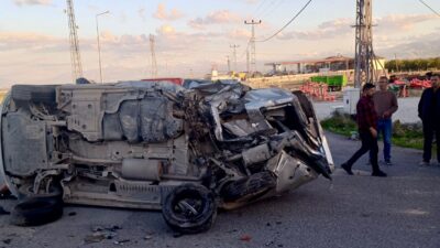 Malatya-Sivas karayolu üzerinde minibüs ile otomobilin çarpışması sonucu meydana gelen