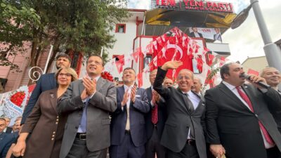 YENİParti’nin Malatya İl Başkanlığı binası, partinin üst düzey yöneticileri, milletvekilleri