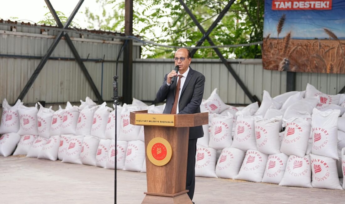 Yeşilyurt’ta Çiftçinin Yem Yükünü Hafifleten Destek Yeşilyurt ilçesinde belediye tarafından üretilen 60 ton arpa, hayvancılıkla uğraşan